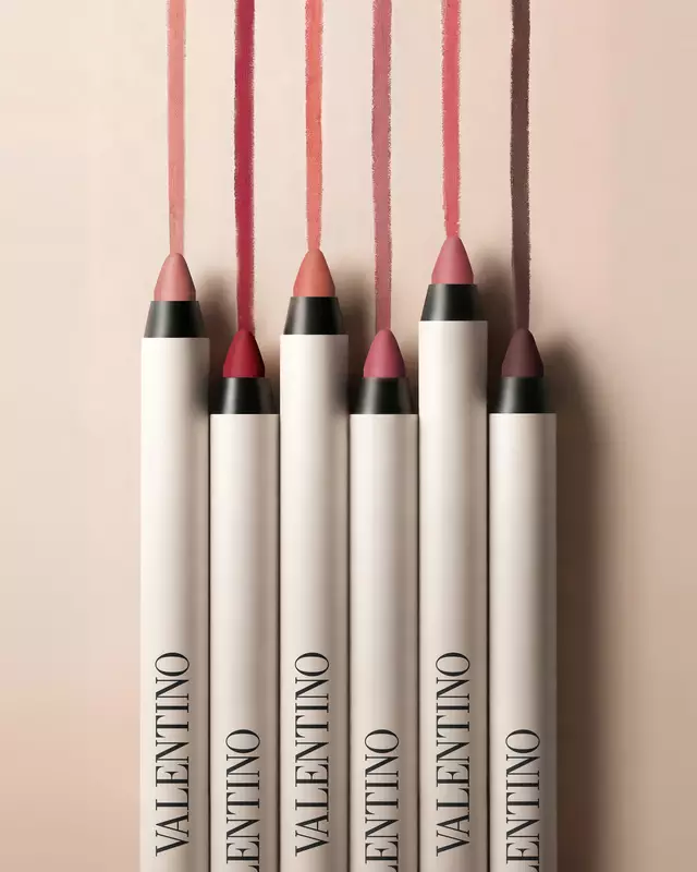 DEFINE, SCULPT, AND LOCK IN COLOR WITH PRECISION Banner